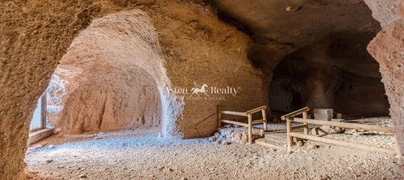 553m² Building in San Miguel de Abona, Spain No. 27681 50