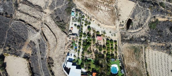 553m² Building in San Miguel de Abona, Spain No. 27681 2