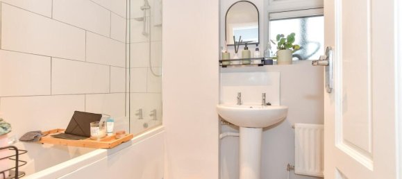 1 bedroom Apartment in Essex, United Kingdom No. 4121 8