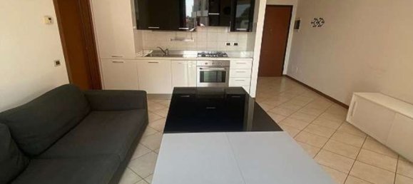 2 rooms Apartment in Concorezzo, Italy No. 277942 9