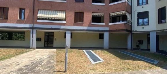 2 rooms Apartment in Concorezzo, Italy No. 277942 3