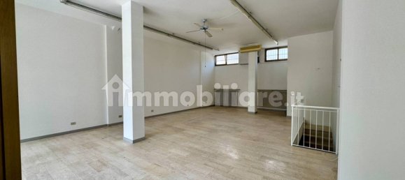 1-Zimmer Gewerbliche Immobilie in Udine, Italy, Nr. 311755 2