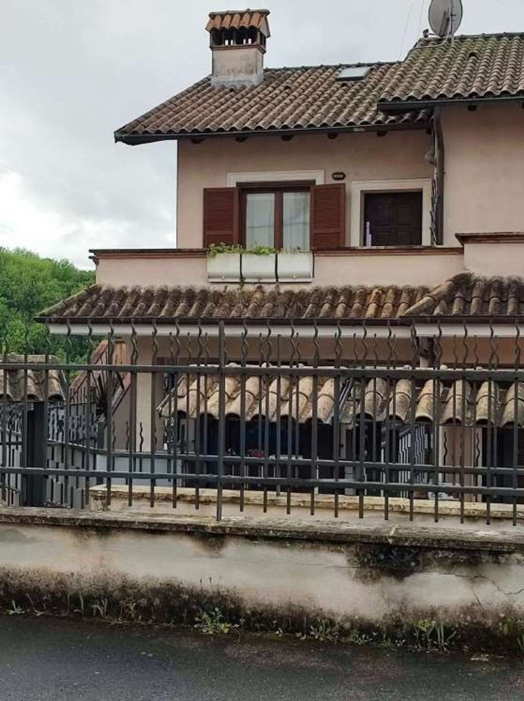 2-salle Appartement à Labico, Italy No. 194534