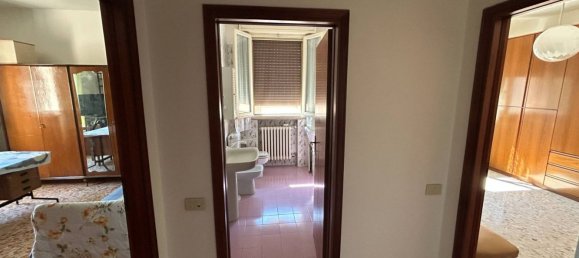 5-salle Appartement à Mirandola, Italy No. 271731 13