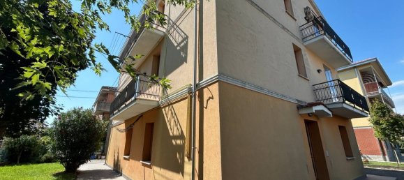 5-salle Appartement à Mirandola, Italy No. 271731 4