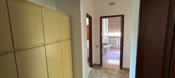 5-salle Appartement à Mirandola, Italy No. 271731 12