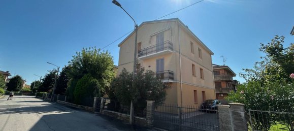 5-salle Appartement à Mirandola, Italy No. 271731 3