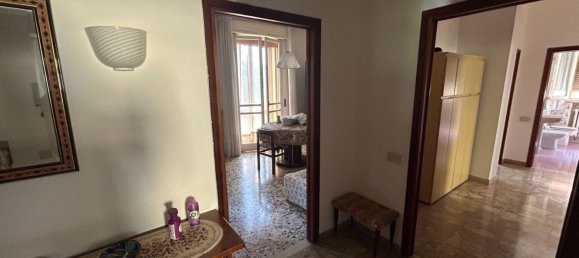 5-salle Appartement à Mirandola, Italy No. 271731 11