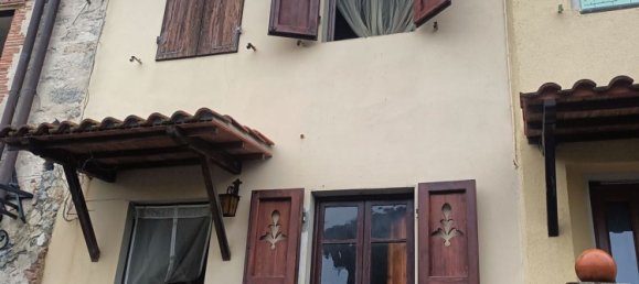 Дом с 5 комнатами в Камайоре, Италия № 117734 3