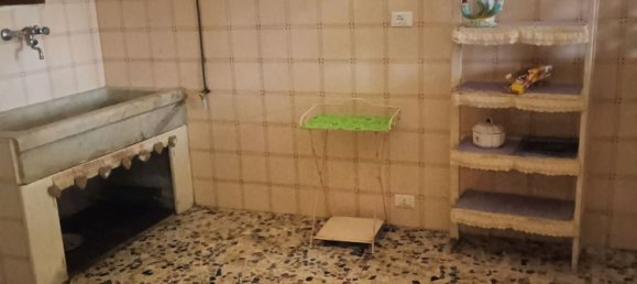 Дом с 5 комнатами в Камайоре, Италия № 117734 18