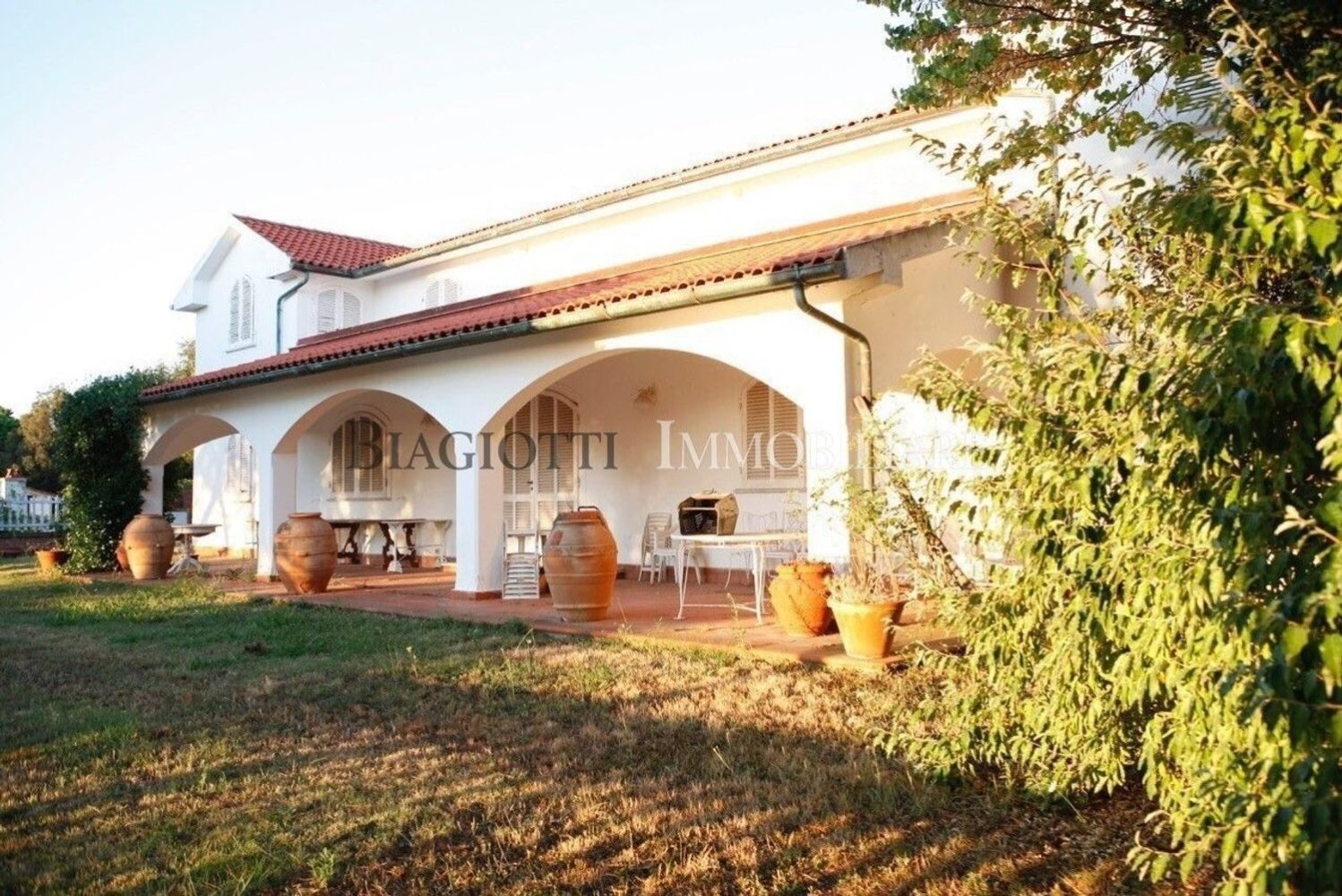 12 bedrooms Villa in Livorno, Italy No. 379409