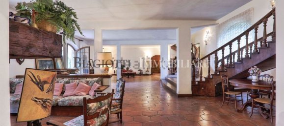 12 bedrooms Villa in Livorno, Italy No. 379409 2