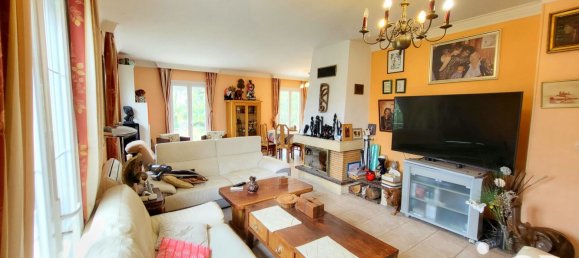 4 bedrooms House in Thure, France No. 321020 3