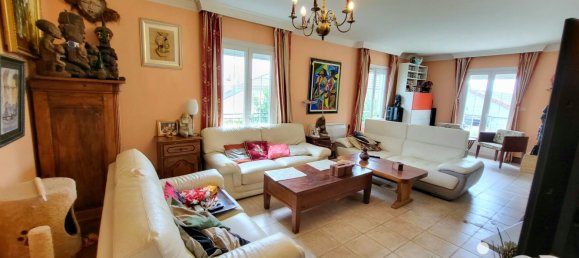 4 bedrooms House in Thure, France No. 321020 4