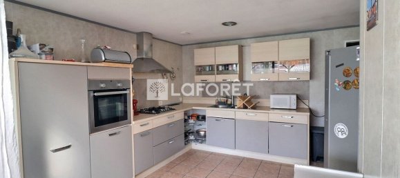 Casa de 4 dormitorios en Seclin, France No. 341593 3