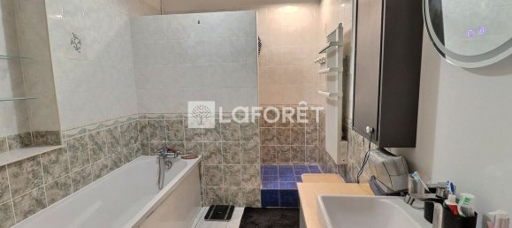 Casa de 4 dormitorios en Seclin, France No. 341593 2