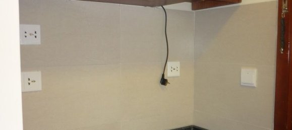 Studio in Nam Tu Liem, Vietnam No. 5375 3