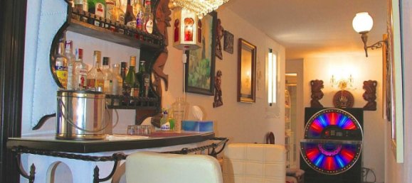 Apartamento de 4 dormitorios en Marbella, Spain No. 9918 9