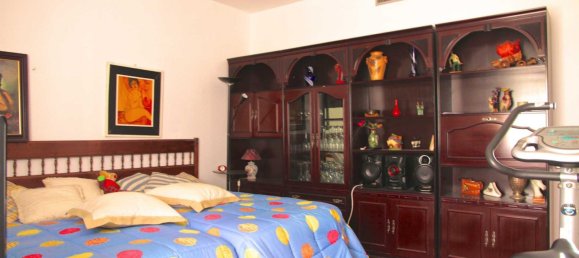 Apartamento de 4 dormitorios en Marbella, Spain No. 9918 5