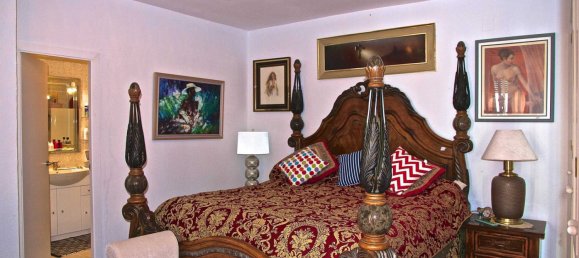 Apartamento de 4 dormitorios en Marbella, Spain No. 9918 2