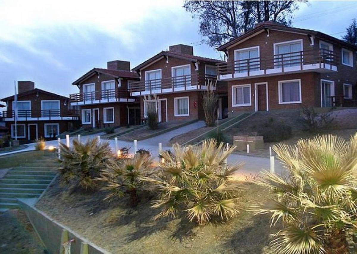 3 bedrooms Commercial property in Cordoba, Argentina No. 26618