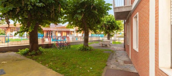 3غرفة شقة في Limido Comasco, Italy رقم 21002 32