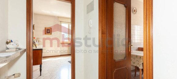 3غرفة شقة في Limido Comasco, Italy رقم 21002 27