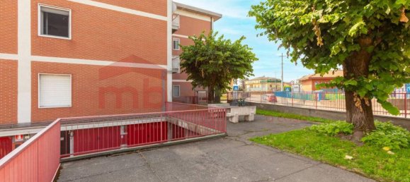 3غرفة شقة في Limido Comasco, Italy رقم 21002 35