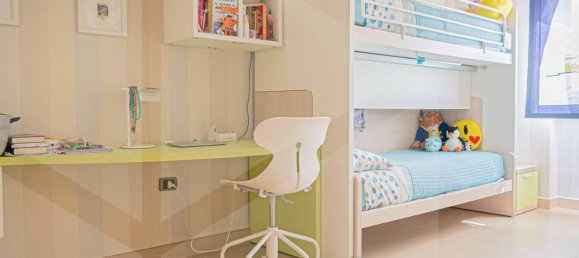 3 rooms Apartment in Bari, Italy No. 29806 4