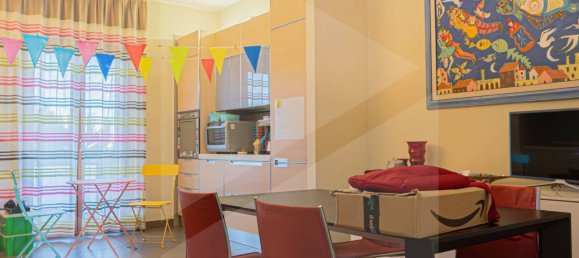 3 rooms Apartment in Bari, Italy No. 29806 2