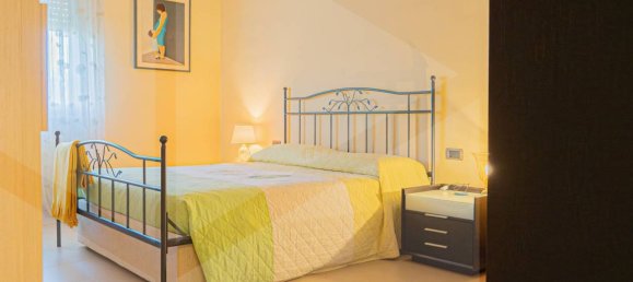 3 rooms Apartment in Bari, Italy No. 29806 3