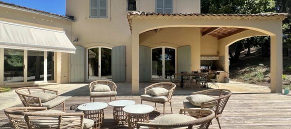 6 bedrooms Castles in Aix-en-Provence, France No. 298646 3