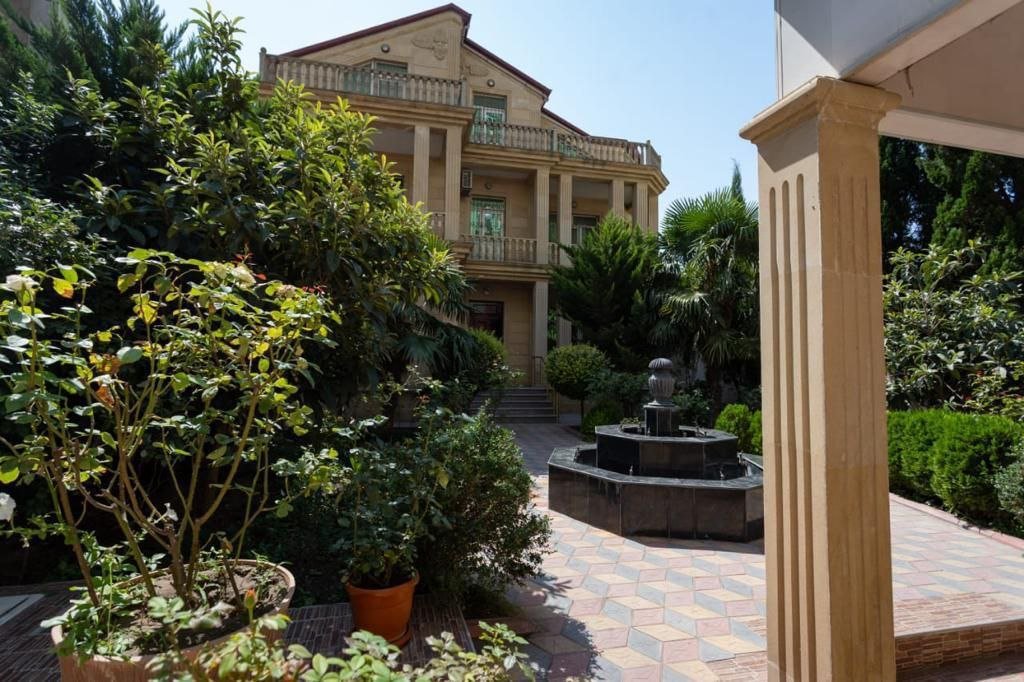 9 bedrooms House in Sabunchu, Azerbaijan No. 1203