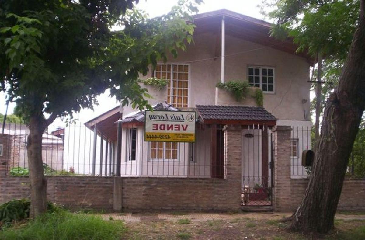 4 bedrooms House in Almirante Brown, Argentina No. 100545