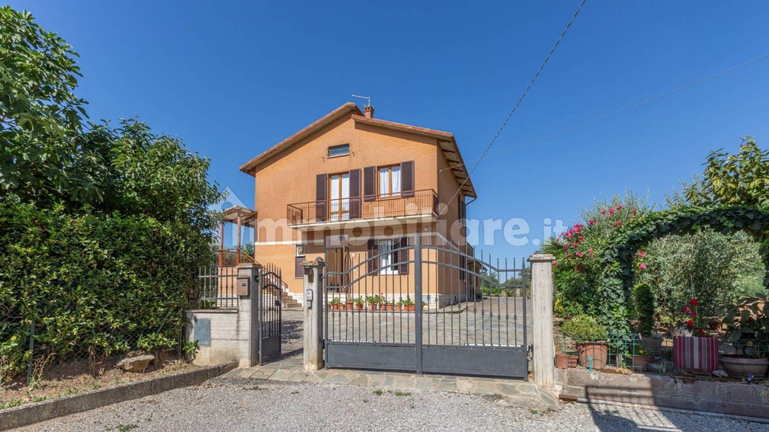 Villa de 5 dormitorios en Castiglione del Lago, Italy No. 353596