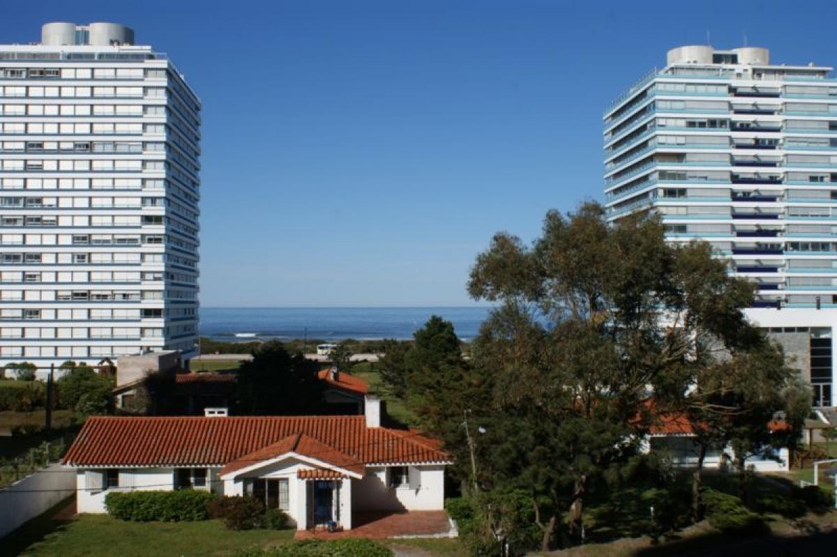 3 bedrooms Apartment in Maldonado, Uruguay No. 2918