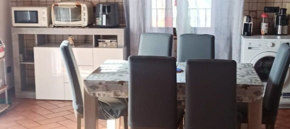 6 rooms Apartment in Crevalcore, Italy No. 15378 3