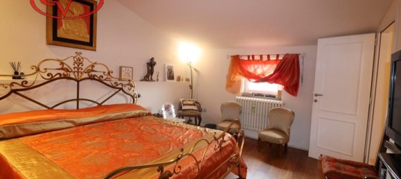 5 rooms Apartment in Laterina Pergine Valdarno, Italy No. 228190 10