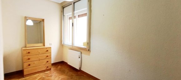 Apartamento de 3 dormitorios en Oviedo, Spain No. 151550 26