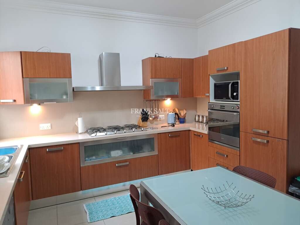 Квартира с 3 спальнями в Слима, Мальта № 4178