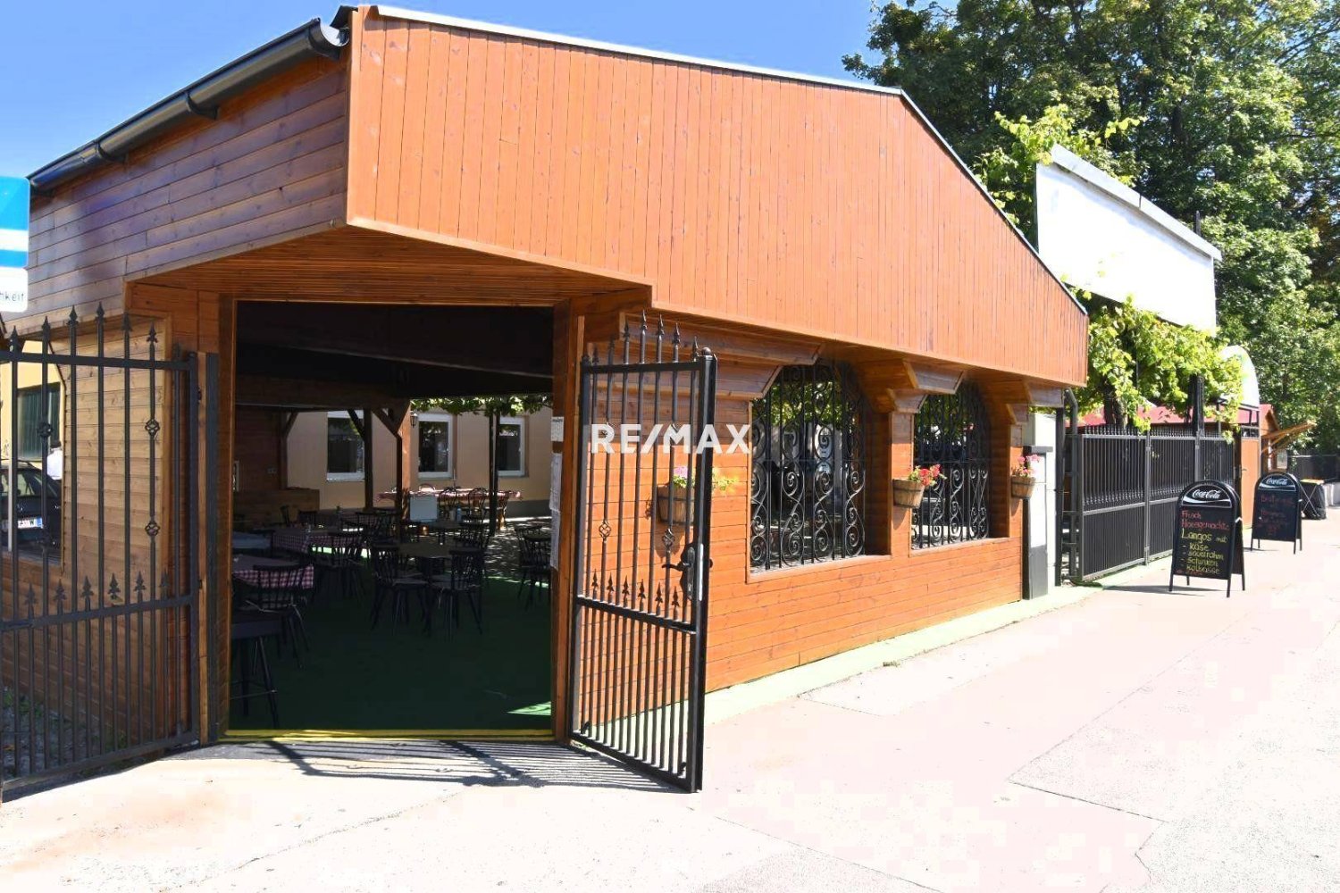 Gewerbliche Immobilie in Simmering, Austria 2000m², Nr. 139807