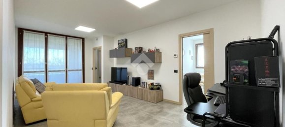 3-salle Appartement à Cornaredo, Italy No. 60343 5