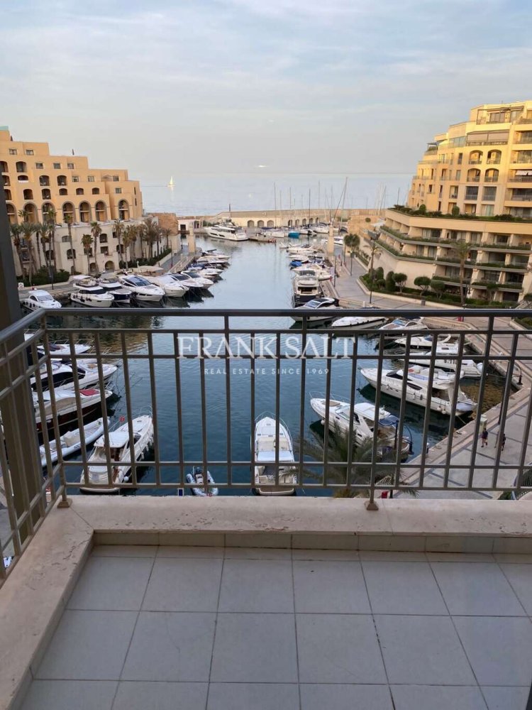 Apartamento de 2 dormitorios en Saint Julian's, Malta No. 3197