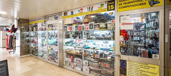 57m² Commercial property in Costa da Caparica, Portugal No. 191780 2