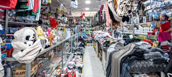 57m² Commercial property in Costa da Caparica, Portugal No. 191780 4