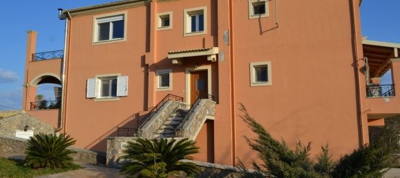 9 dormitorios villa en venta en Corfu, Central Corfu and Diapontian Islands, Corfu, Ionian Islands, Peloponnese, Western Greece and the Ionian, Greece № 8903 6