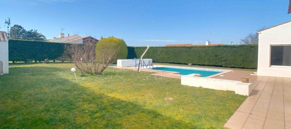 3 bedrooms House in Barbatre, France No. 95956 3