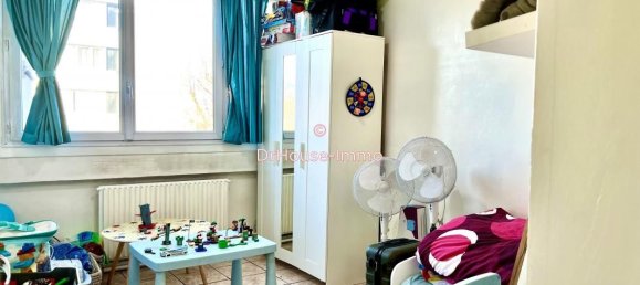 Apartamento de 3 dormitorios en Beynes, France No. 114432 12