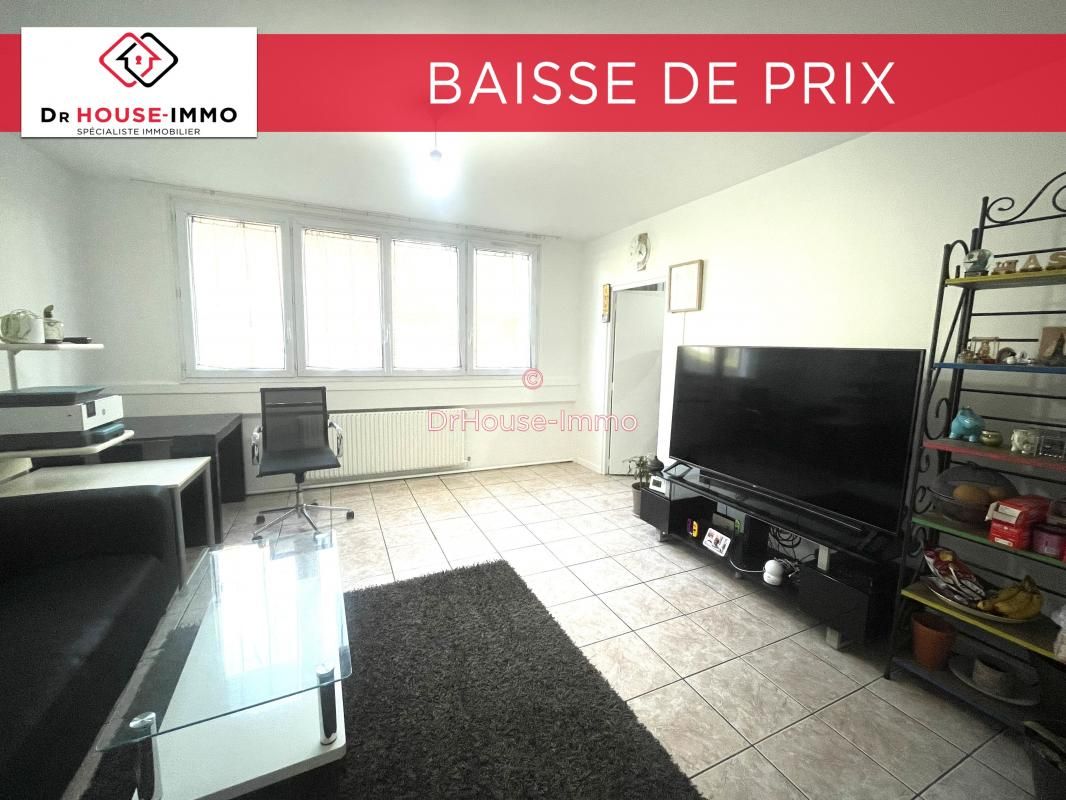 Apartamento de 3 dormitorios en Beynes, France No. 114432