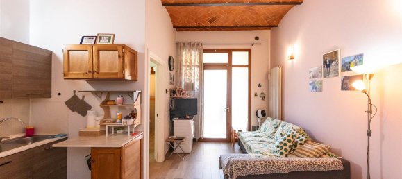 2 Schlafzimmer Wohnung in Pistoia, Italy, Nr. 365087 4